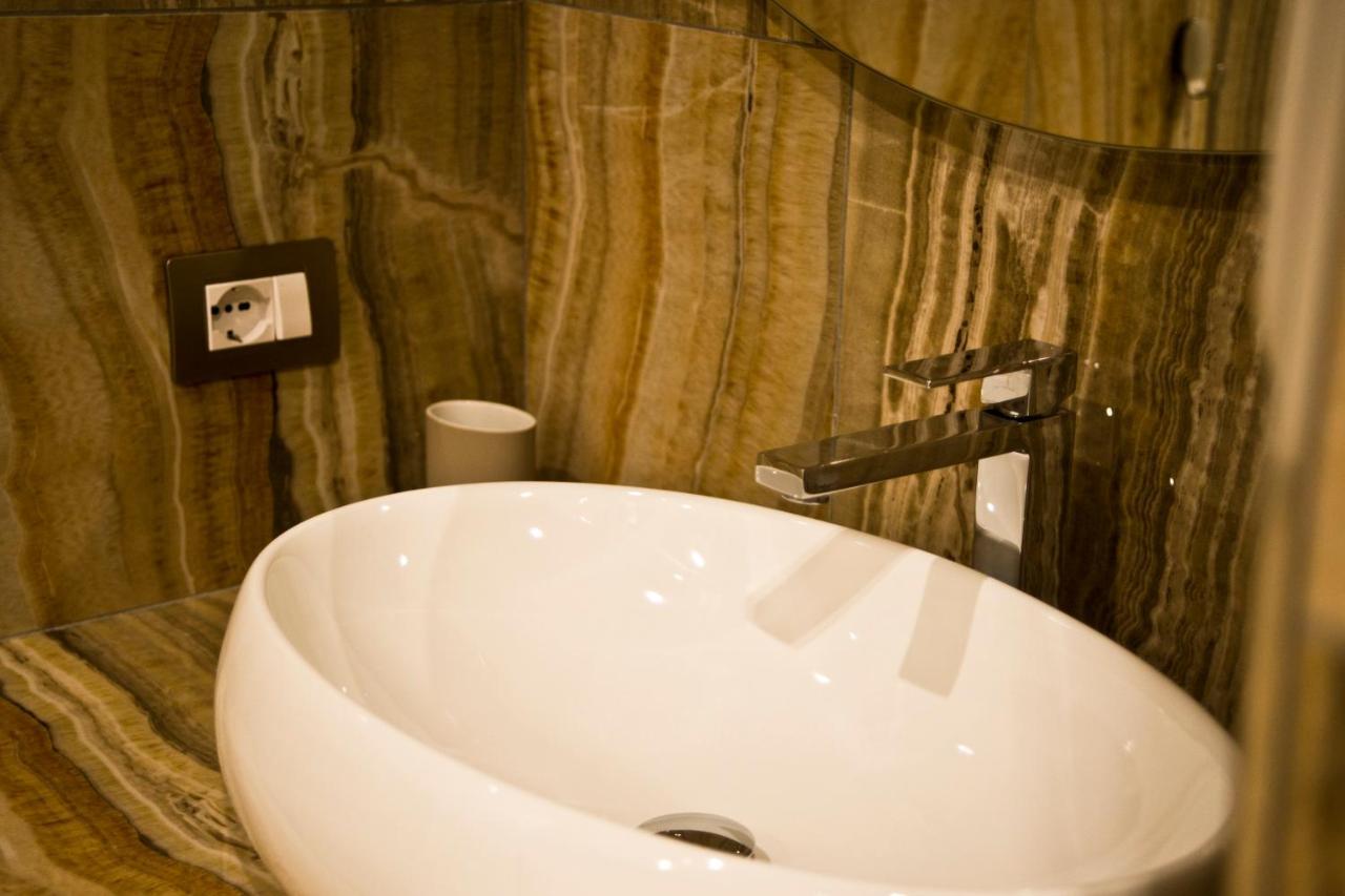 Appartement Sotterranea Con Vasca Idromassaggio Napels